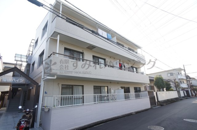 福山ハイツの外観