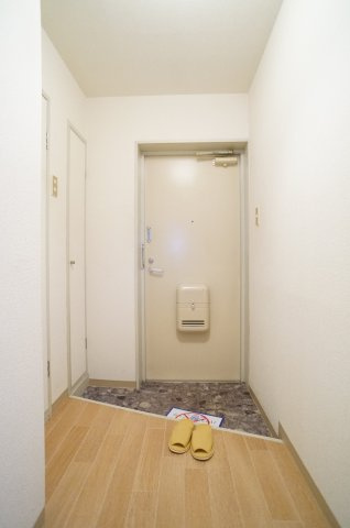 福山ハイツの玄関