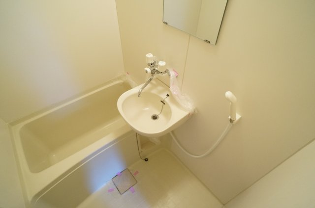 福山ハイツの浴室