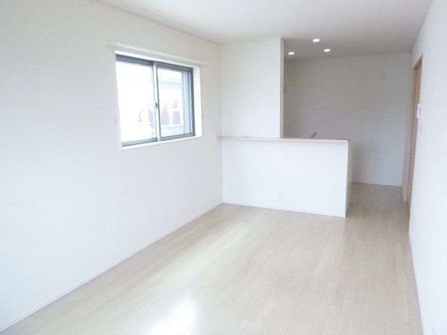ハイムサカキの居間・リビング|同物件の別部屋です