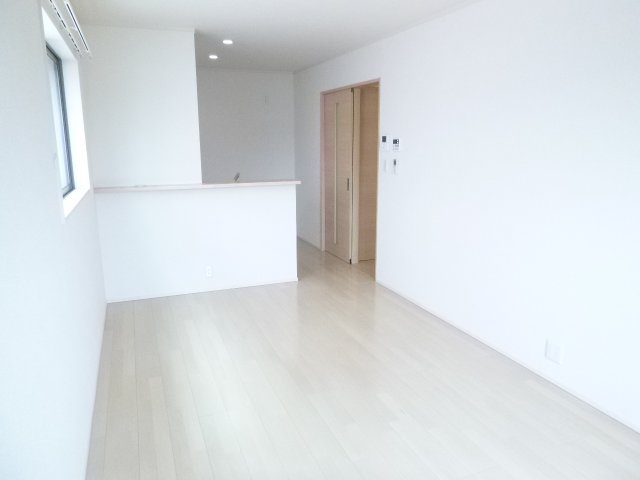ハイムサカキの居間・リビング|同物件の別部屋です