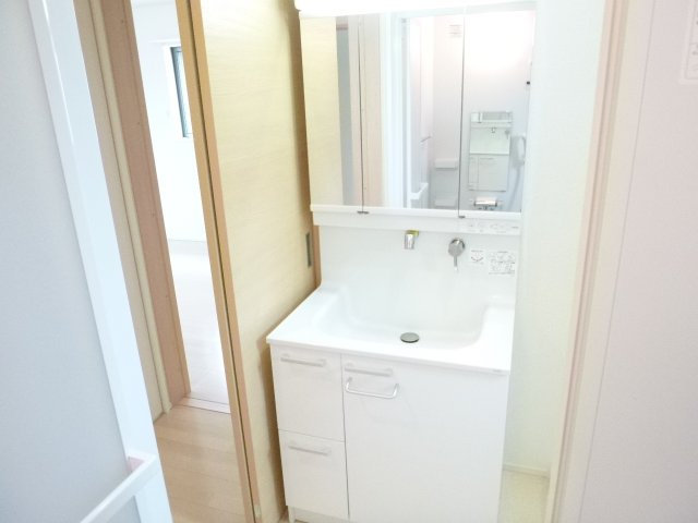 ハイムサカキの独立洗面台|同物件の別部屋です