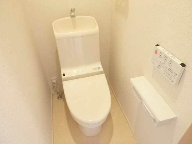 ハイムサカキのトイレ|同物件の別部屋です