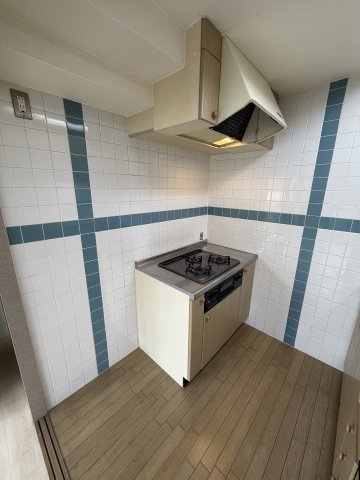 【キッチン】 | SHRIKE96（シュライク96） | 写真はリフォーム前の状態です（2025年12月30日撮影）