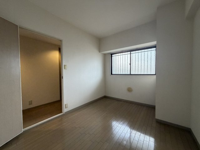 【内装】 | SHRIKE96（シュライク96） | 写真はリフォーム前の状態です（2025年12月30日撮影）