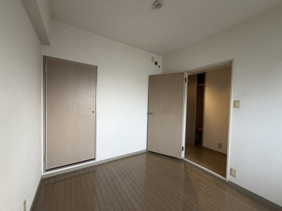 【洋室】 | SHRIKE96（シュライク96） | 写真はリフォーム前の状態です（2025年12月30日撮影）