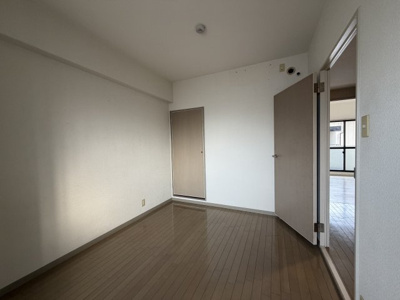 【洋室】 | SHRIKE96（シュライク96） | 写真はリフォーム前の状態です（2025年12月30日撮影）