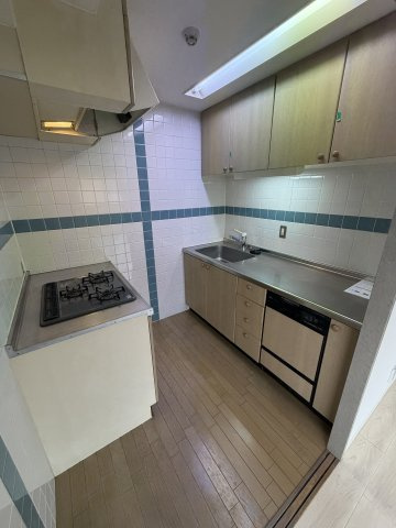 【キッチン】 | SHRIKE96（シュライク96） | 写真はリフォーム前の状態です（2025年12月30日撮影）