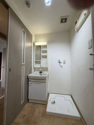 【洗面所】 | SHRIKE96（シュライク96） | 写真はリフォーム前の状態です（2025年12月30日撮影）