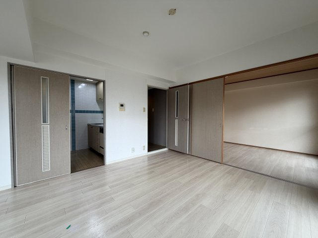 【居間・リビング】 | SHRIKE96（シュライク96） | 写真はリフォーム前の状態です（2025年12月30日撮影）