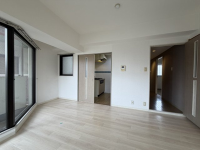 【居間・リビング】 | SHRIKE96（シュライク96） | 写真はリフォーム前の状態です（2025年12月30日撮影）