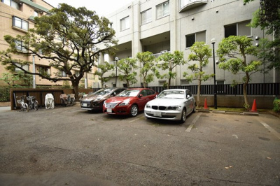 【駐車場】 | 大森山王の館八景園 | 平置き駐車場