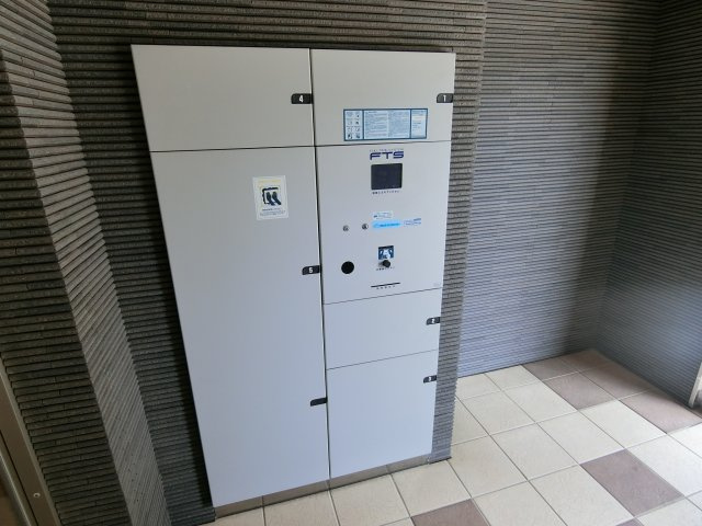 ソルシード明石フィネストのエントランス|宅配BOX　がいいですね