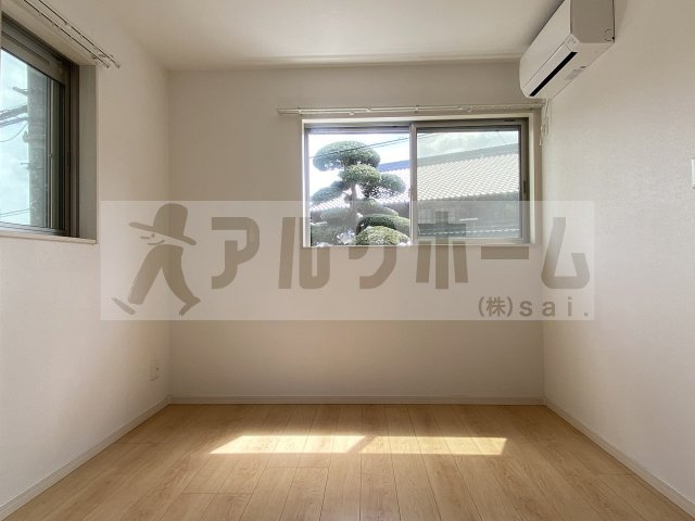 フェリオ柏原の洋室
