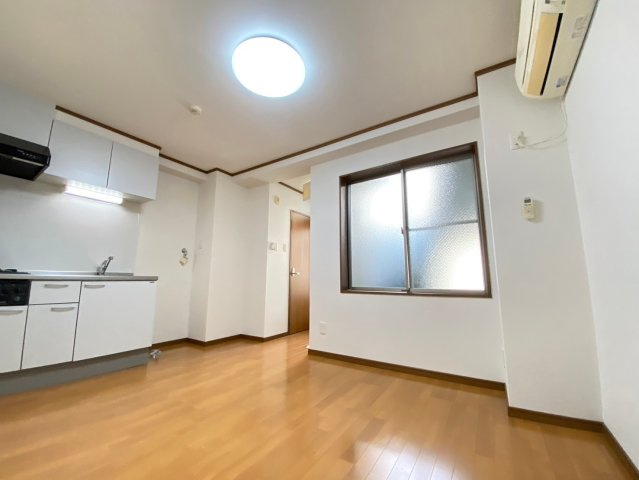 内山プラザビルの居間・リビング|内山プラザビル