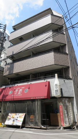 コレクション新町の外観