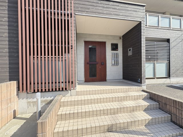 リブリ・こだま拝島町のエントランス