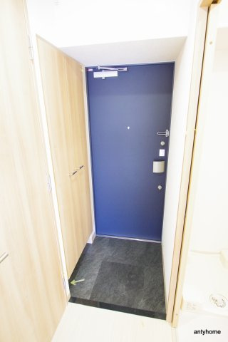 アール大阪リュクス　仲介手数料無料の玄関