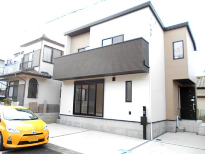 【外観】 | 上尾市　原市　全1棟　1号棟　未入居物件 | 外観もきれいです。デザイン住宅３LDKとﾜｲﾄﾞﾊﾞﾙｺﾆｰ駐車2台。車種によります。
