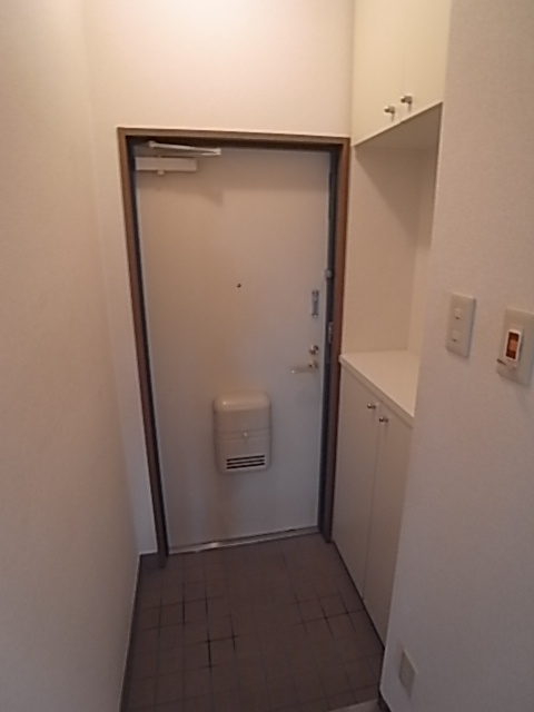 キャロル御影の玄関
