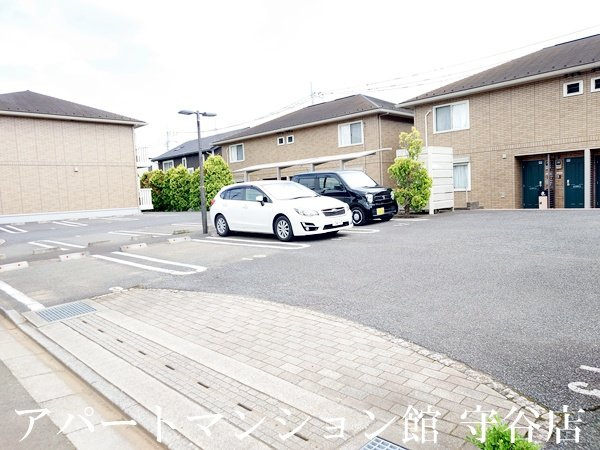 アモールⅡCの駐車場