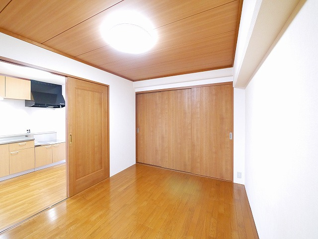 グランドハイツ森川の寝室|使い勝手のいい洋室です