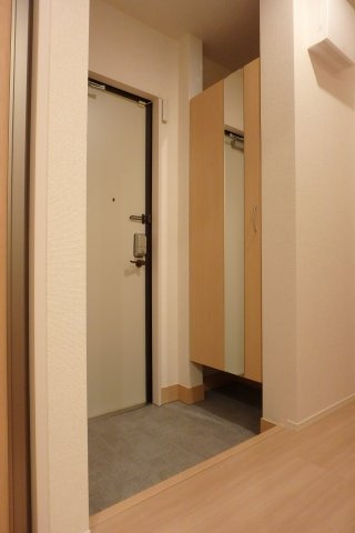 レヴァージュの玄関