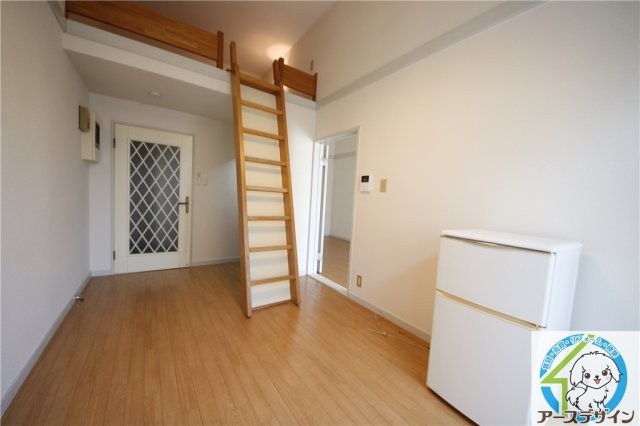 ヨーロピアン西明石の居間・リビング