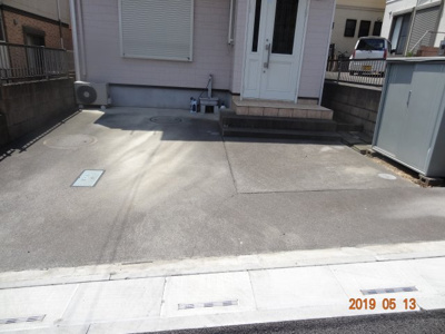 【駐車場】 | 当社管理／さいたま市緑区三室／全室南向き中古住宅 | 駐車場があるので、車を買う予定の方も安心です