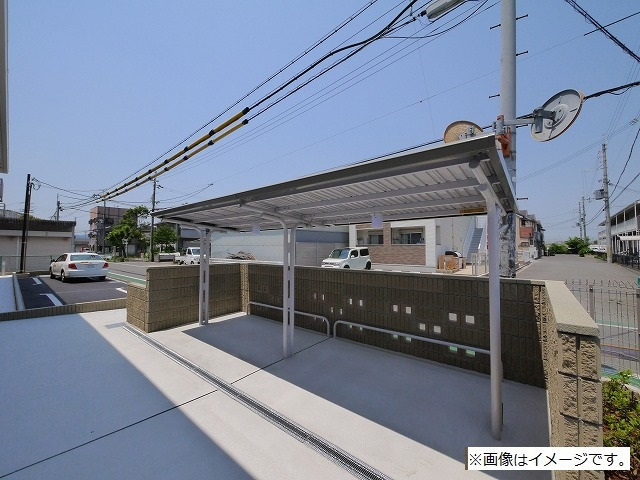 グラン・プラスⅢのその他共用部分|ゆったりとした駐輪スペース。
