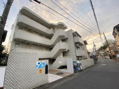 【外観】 | ハイランドハウス | 小田急線「読売ランド前」駅徒歩7分！「生田」駅も徒歩10分！2駅利用可能で通勤通学・お買物にも便利な立地のマンションです☆