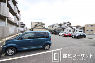 【駐車場】