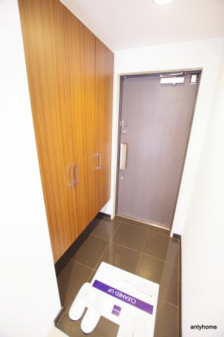 レジディア都島2　仲介手数料無料の玄関