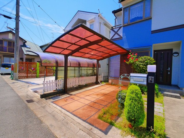 武村邸の駐車場|駐車場完備です