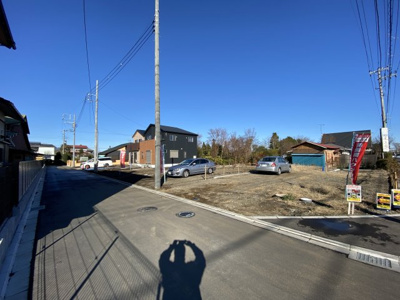 【前面道路含む現地写真】 | 売地最終１区画！陽当り良好な東南角地50坪！MLH宮原全8区画-①　建築条件無し | 陽当り良好