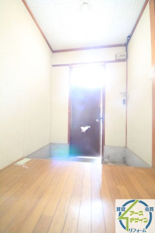 高木ハイツの玄関