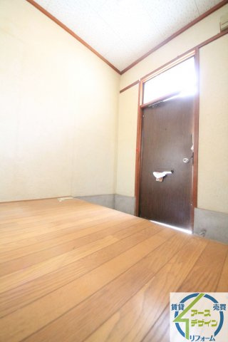 高木ハイツの玄関