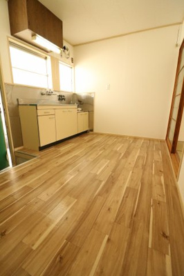 【居間・リビング】 | 東泉ヶ丘ハイツ