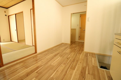 【居間・リビング】 | 東泉ヶ丘ハイツ