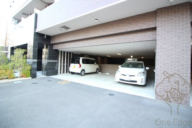 プランドール新大阪PARKレジデンスの駐車場