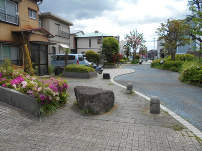【前面道路含む現地写真】 | 都岡町土地