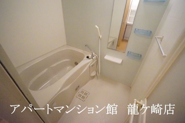 メゾンソレイユの浴室