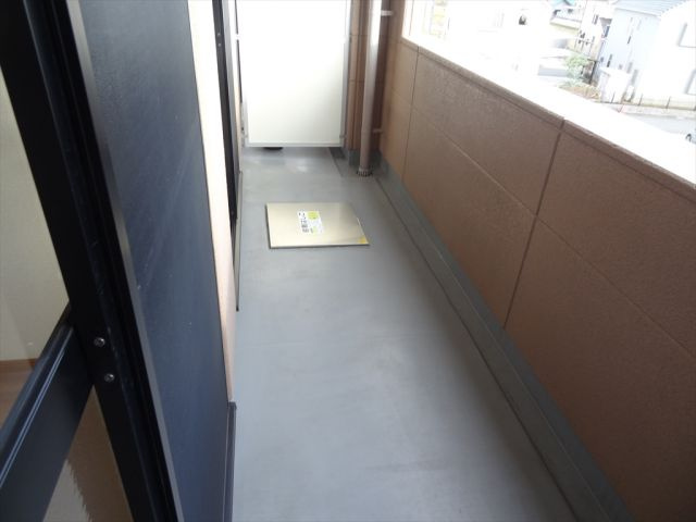 サン・ソレイユ西条　弐番館のバルコニー