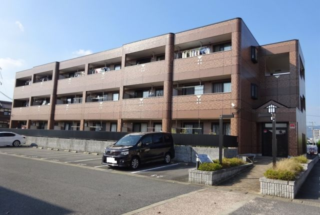 サン・ソレイユ西条　弐番館の外観