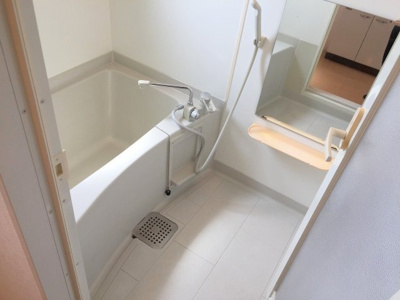 【浴室】 | シェルシード新都心 | ※退去前の為、別部屋の写真になっております　現状優先です