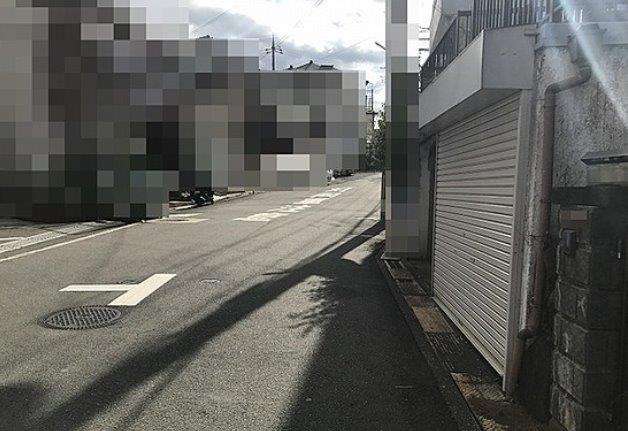 長尾元町7丁目　中古一戸建ての前面道路含む現地写真|前面道路