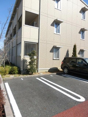 【駐車場】 | ロイヤルガーデンすみれ野　A