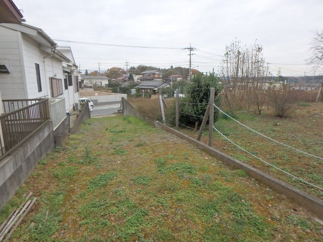 東松山市野田　売地の前面道路含む現地写真