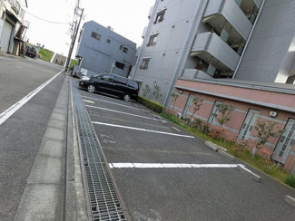 【駐車場】