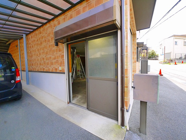 あやめ池北店舗事務所の周辺